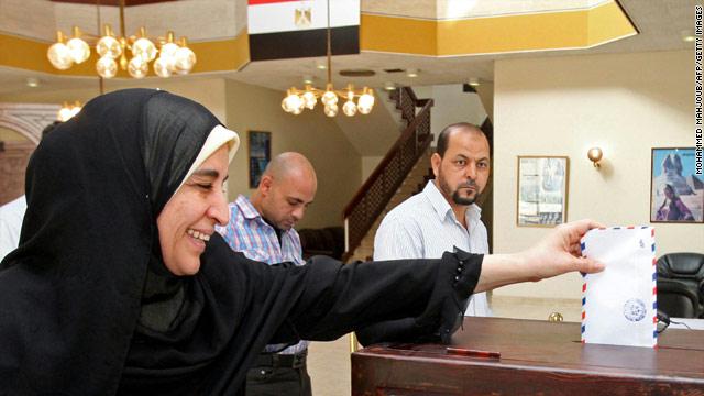 استفتاء الدستور بالسعودية يدفع الإخوان لإعلان الانتصار