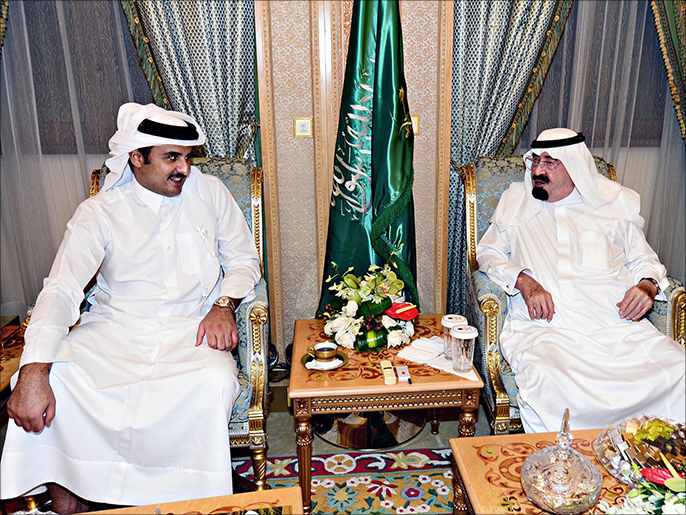 السعوديه والامارات والبحرين تسحب سفرائها من قطر بسبب مصر وقطر تعلن تمسكها بموقفها
