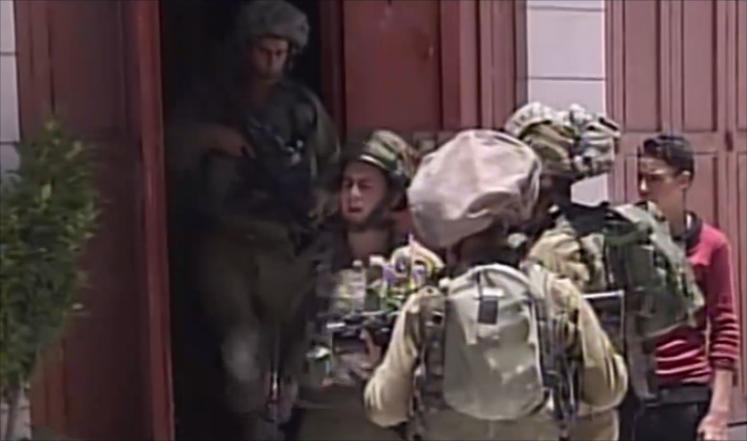اسرائيل تعاود حملة الاعتقالات للفسطينيين في الضفه الغربيه وعدة مناطق فلسطينيه