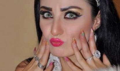 بالفيديو : ام سيد تتحدى الراقصه صافيناز